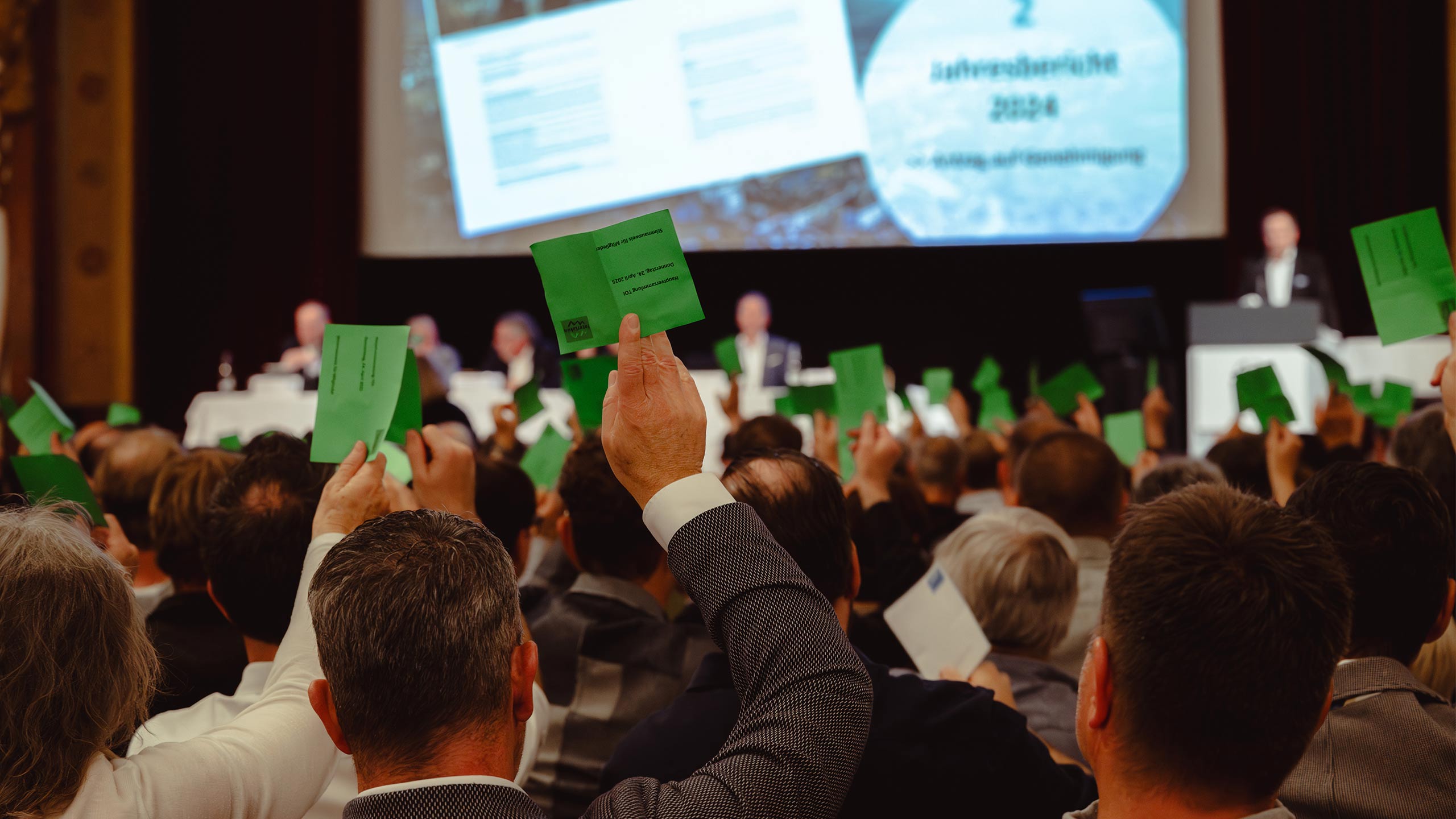 Mitglieder stimmen über den Jahresbericht ab